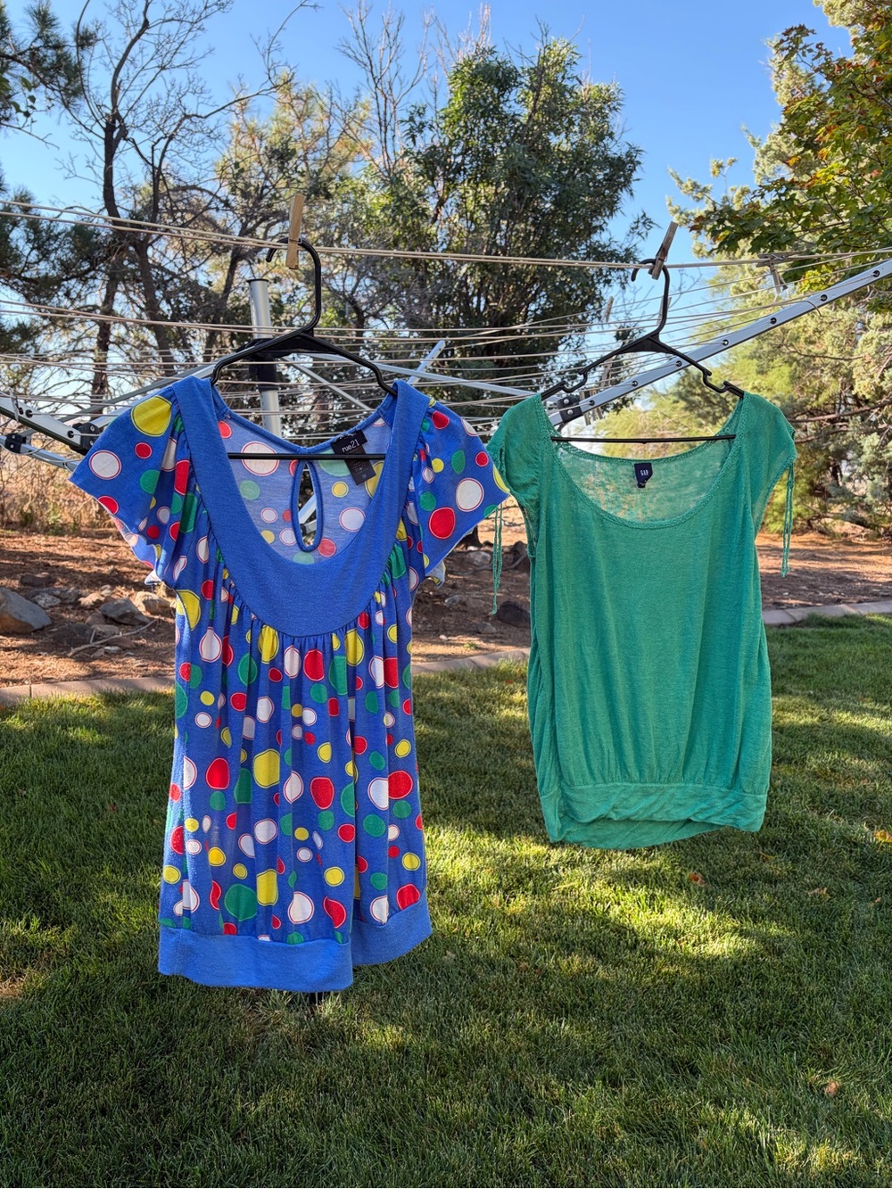 Rue21 Blue Short Sleeve Top with Colorful Polka Dots and green Gap top